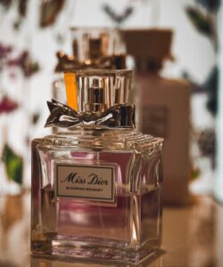 What's Designer Perfume? How's it Different from Niche Perfumes?